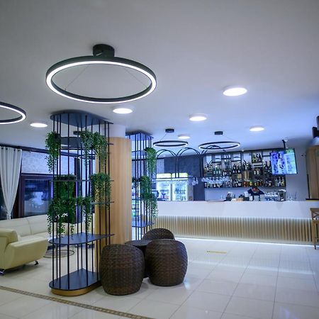 Hotel Tomis มามายา ภายนอก รูปภาพ