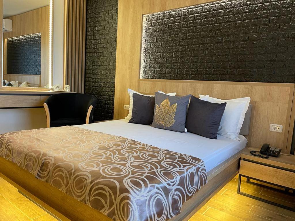 Hotel Tomis มามายา ภายนอก รูปภาพ