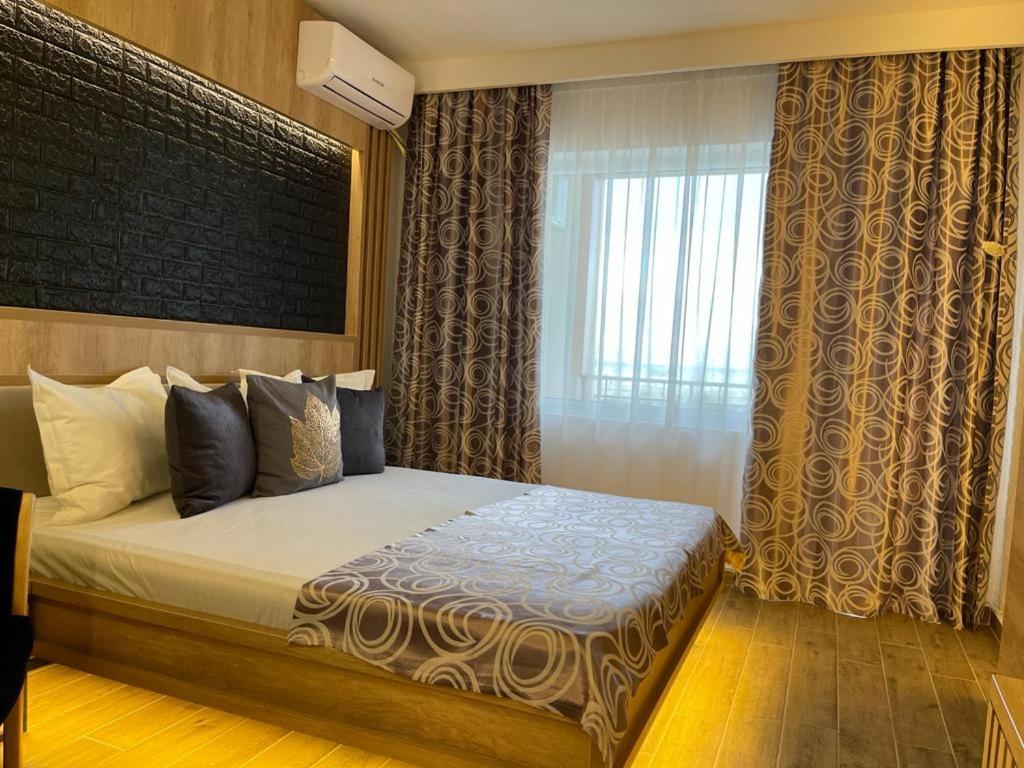 Hotel Tomis มามายา ภายนอก รูปภาพ