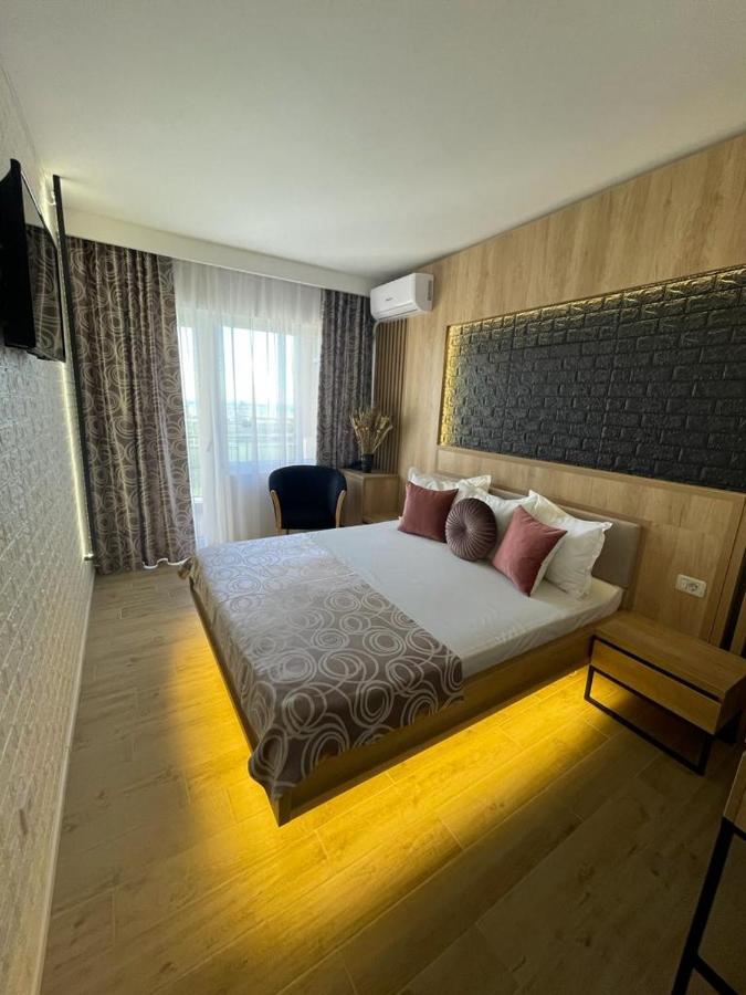 Hotel Tomis มามายา ภายนอก รูปภาพ