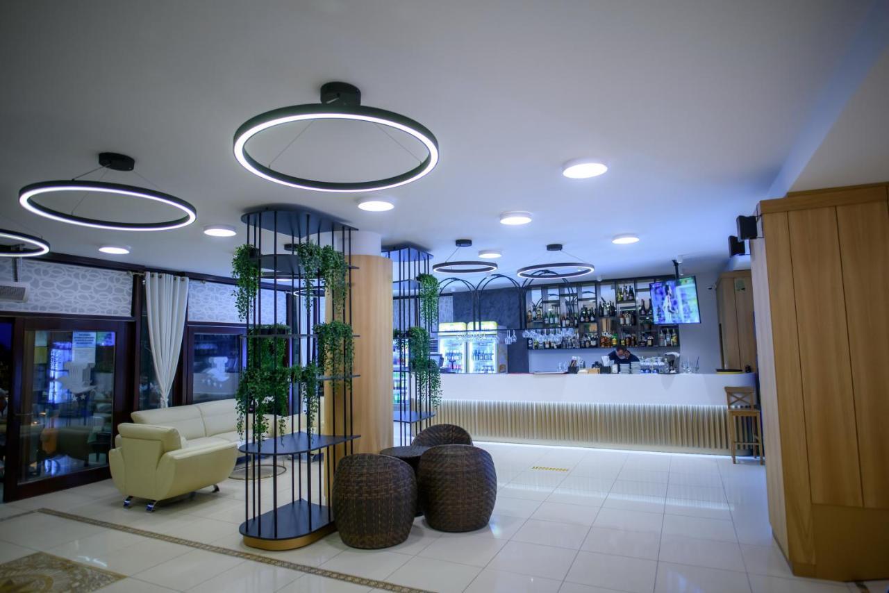 Hotel Tomis มามายา ภายนอก รูปภาพ