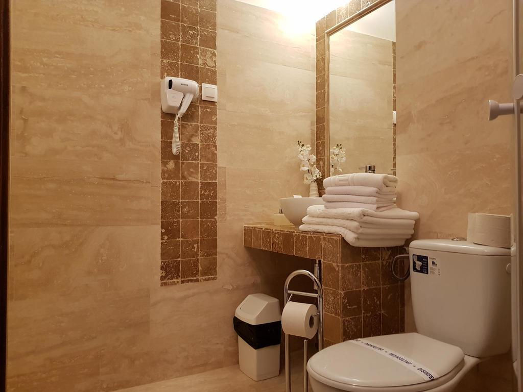 Hotel Tomis มามายา ภายนอก รูปภาพ