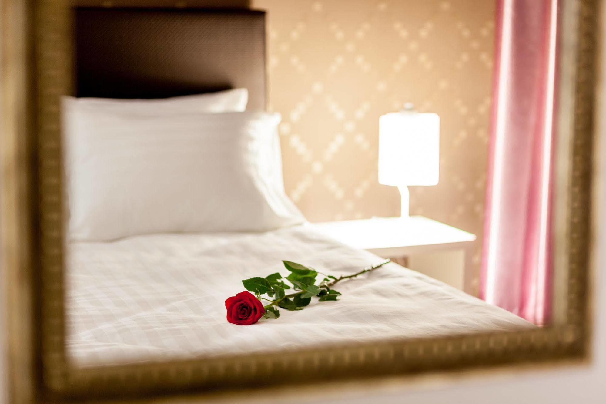 Hotel Tomis มามายา ภายนอก รูปภาพ