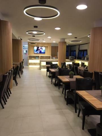 Hotel Tomis มามายา ภายนอก รูปภาพ
