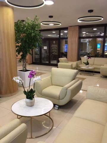 Hotel Tomis มามายา ภายนอก รูปภาพ