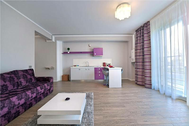 Hotel Tomis มามายา ภายนอก รูปภาพ